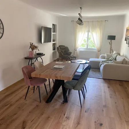 Holiday home Maison De *